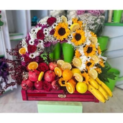گل رز و نرگس در سبد ویژه شب یلدا برای عروس 5032
