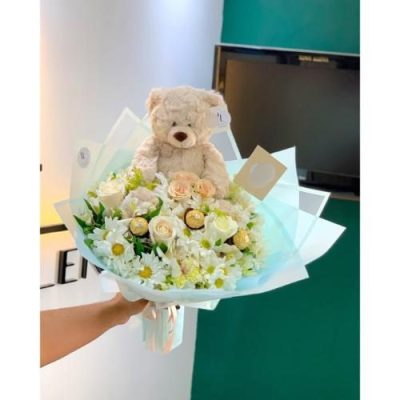 دسته گل ولنتاین با گل‌های رز آبی و سفید 5341