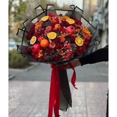دسته گل شب یلدا با گل‌های رز مینیاتوری و گل‌های رنگارنگ 5029