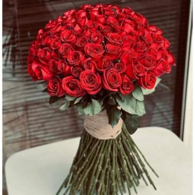 دسته گل زیبا با گل‌های رز و گل‌های بهاری 5340
