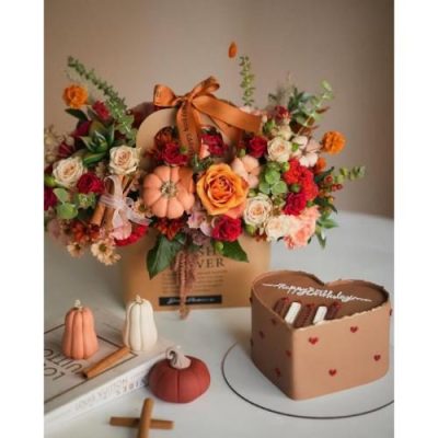 باکس گل شب یلدا با گل نرگس و گل رز قرمز 4856