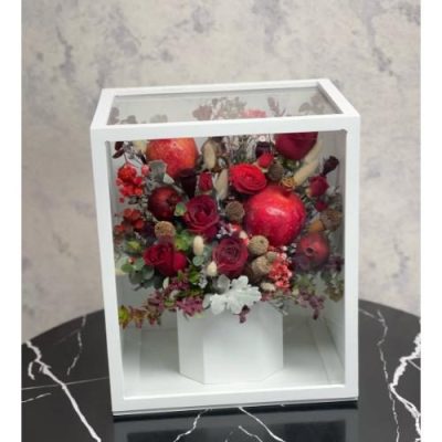 سبد گل شب یلدا برای مادر و پدر با گل‌های نرگس 5061