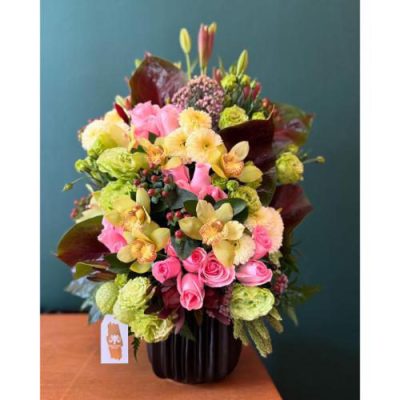 سبد گل گل عروس و نرگس برای روز مادر 4595
