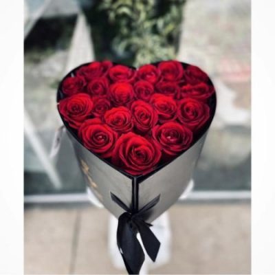 سبد گل ولنتاین با طراحی مدرن و مینیمالیستی 5250