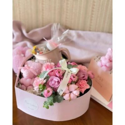 باکس گل و گل‌های ویژه ولنتاین برای عزیزان 5245