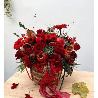 سبد گل رز و گل‌های بهاری برای شب یلدا 4840