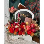 باکس گل یلدا با گل‌های رز مینیاتوری برای مادر 4883