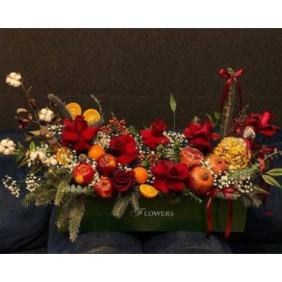 سبد گل شب یلدا برای هدیه به مادر با گل‌های رنگارنگ 5066