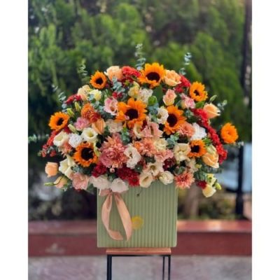 سبد گل شب یلدا برای پسر و دختر با گل‌های رز و لیسینتوس 5072