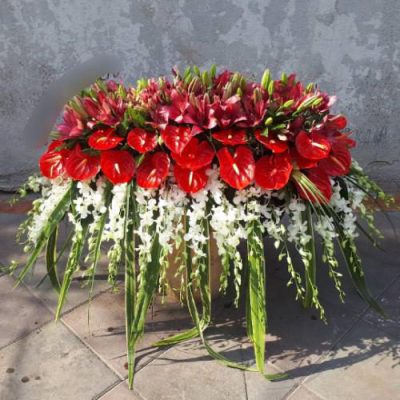 سبد گل بهاری و شاد برای همکار خانم در روز مادر 4721