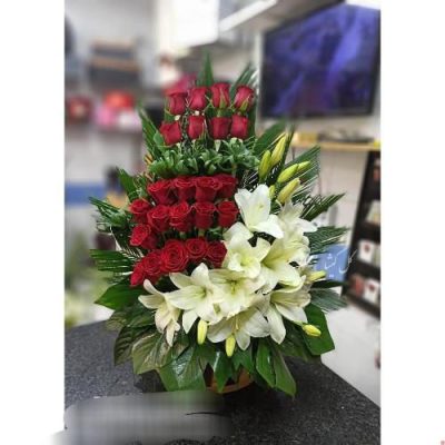 سبد گل طبیعی برای رئیسم خانم در روز زن 4725