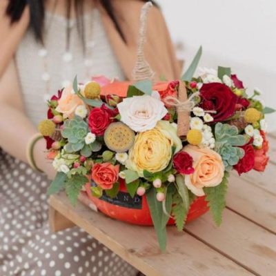باکس گل شب یلدا با گل‌های رز قرمز و آجیل 4866