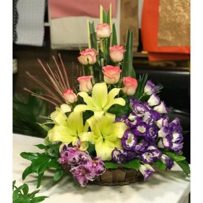 سبد گل زیبا و لوکس برای مادر در روز زن 4718