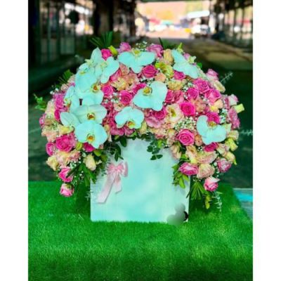 باکس گل شاد برای مادر عزیز در روز زن 4325