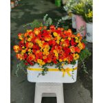 باکس گل شاد برای همکار خانم در روز زن 4385