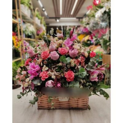 سبد گل رز مینیاتوری برای روز زن 4741