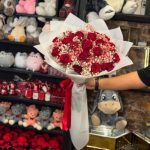 رزهای پینک جاردینیا در سبد گل ولنتاین 5308