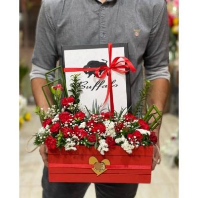 باکس گل رز قرمز و سفید برای روز عشق 5289