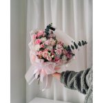 دسته گل رز قرمز برای روز زن 4427