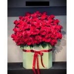 باکس گل با طراحی دل‌نشین به سبک کلاسیک 5273