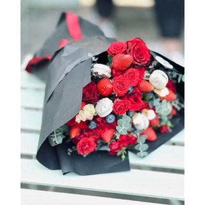 دسته گل ولنتاین با گل‌های رز زرد و آفتابگردان 5400