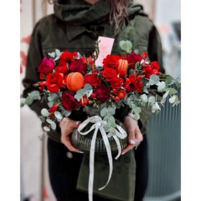 باکس گل ولنتاین با رزهای صورتی و بنفش برای طراحی خاص 5371