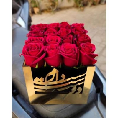 باکس گل ولنتاین با گل‌های رز هفت رنگ و لاله‌های رنگی 5357