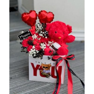 باکس گل ولنتاین با گل‌های رز و کالانکوئه 5347