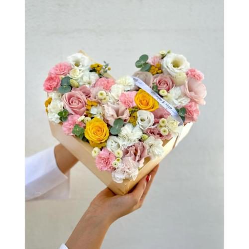 باکس گل اورینتال برای روز مادر 4460 باکس گل اورینتال برای روز مادر 4460