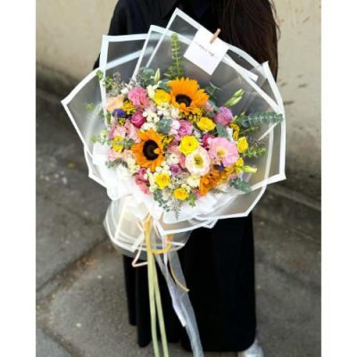 دسته گل ژربرا و مخلصه برای روز زن 4452