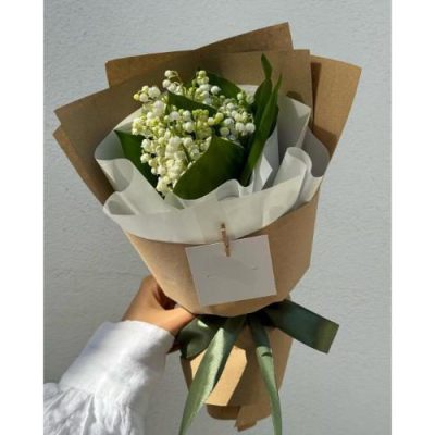 دسته گل ژیپسوفیلا و شیپوری برای روز مادر 4489