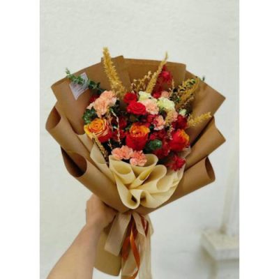 دسته گل ژیپسوفیلا و پرنده بهشتی برای روز زن 4541