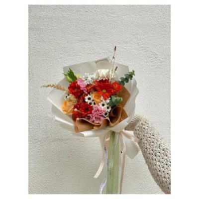 دسته گل پرنده بهشتی و بابونه برای روز زن 4531