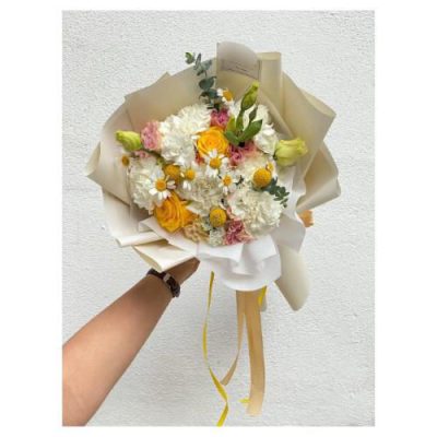 دسته گل گل عروس و اورینتال برای روز مادر 4511