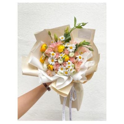 دسته گل سفید برای مادر زن در روز زن 4351