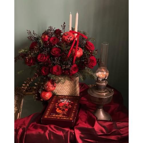 merrygol.سبد گل شب یلدا برای اعضای فامیل با گلهای نرگس و تنقلات خوشمزه 4966 سبد گل شب یلدا برای اعضای فامیل با گلهای نرگس و تنقلات خوشمزه 4966
