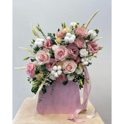 باکس گل مخلصه و ژربرا برای روز زن 4675
