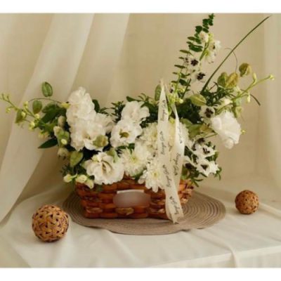 سبد گل ژیپسوفیلا و لیلیوم برای روز مادر 4774