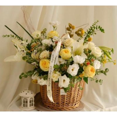 سبد گل ژیپسوفیلا و رز قرمز برای روز مادر 4766