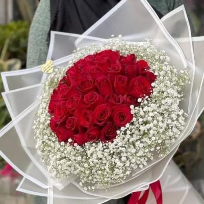 دسته گل ولنتاین با گل‌های رز آبی و لاله‌های زرد 5408