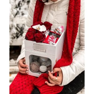 باکس گل ولنتاین با گل‌های رز صورتی و آفتابگردان 5409