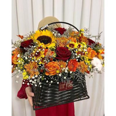 سبد گل مخلصه و ژربرا برای روز زن 4691
