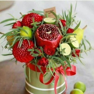 سبد گل شب یلدا برای هدیه به شوهر با گل‌های بهاری و نرگس 5068