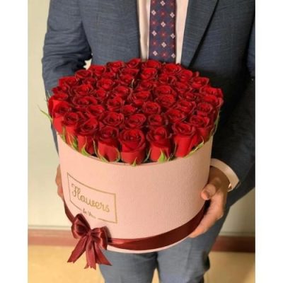 ست ولنتاین با گل‌های رز زرد و یک کیف چرم دست‌دوز 5509