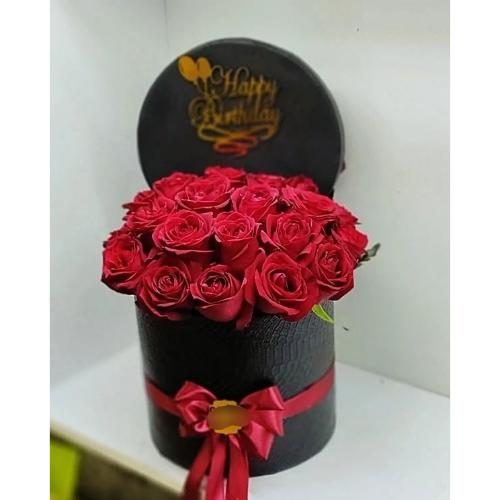 جعبه ولنتاین برای زن با گلهای رز صورتی و یک بسته گل خشک 5550 جعبه ولنتاین برای زن با گلهای رز صورتی و یک بسته گل خشک 5550